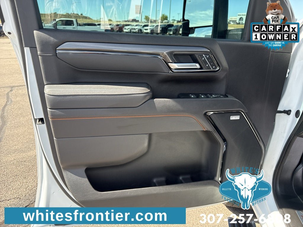 Used 2025 GMC Sierra 3500 AT4 w/ AT4 Premium Plus Package AWD/4WD image 11