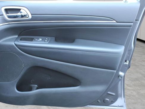 Used 2021 Jeep Grand Cherokee Limited image 26