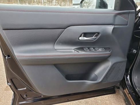 New 2026 Nissan Kicks SR image 19