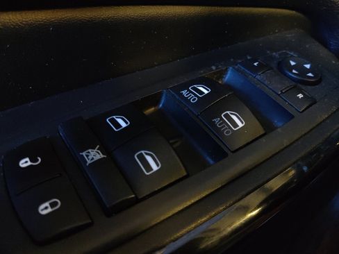 Used 2021 Jeep Cherokee Latitude Plus image 27