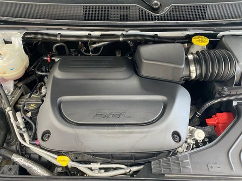 Used 2025 Chrysler Pacifica Limited FWD image 20