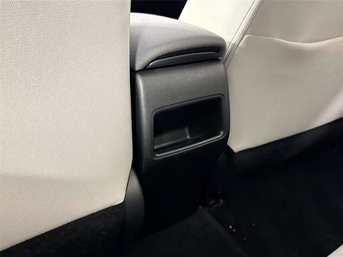 Certified 2021 Toyota Corolla LE FWD image 32