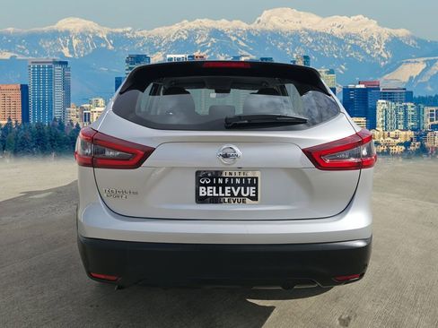 Used 2020 Nissan Rogue Sport S image 6