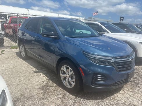 Used 2024 Chevrolet Equinox LS w/ LS Convenience Package FWD image 7