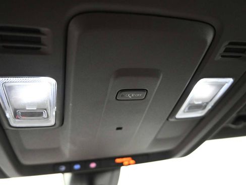 Used 2022 Chevrolet Suburban LS AWD/4WD image 16