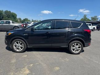 Used 2019 Ford Escape SE FWD video 2