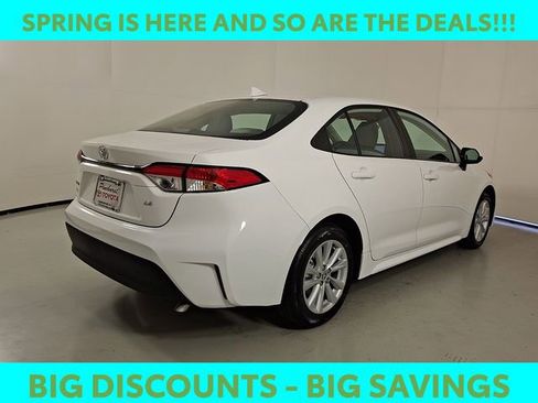 Used 2026 Toyota Corolla LE w/ LE Premium Package image 8