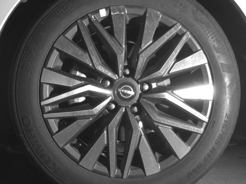 Used 2025 Nissan Altima 2.5 SV image 12