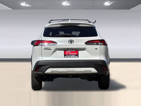 Used 2024 Toyota Corolla Cross LE w/ Black Badges Package (TMS) FWD image 8