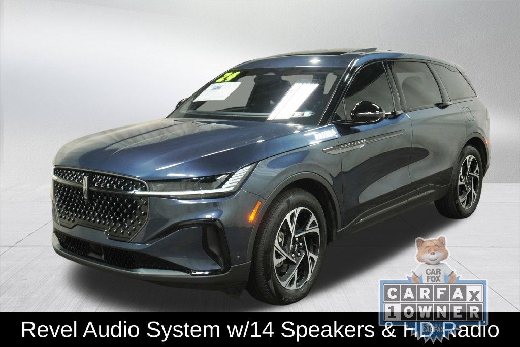 Used 2024 Lincoln Nautilus Premier w/ Equipment Group 102A AWD/4WD image 11