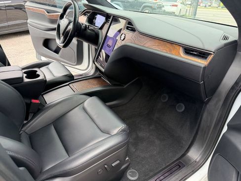 Used 2020 Tesla Model X Long Range AWD/4WD image 19