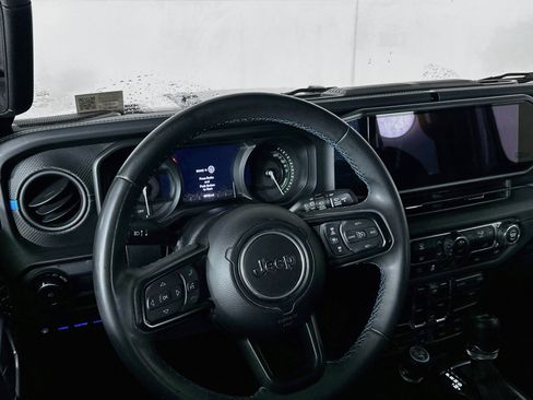 Used 2024 Jeep Wrangler Unlimited Rubicon 4xe AWD/4WD image 18