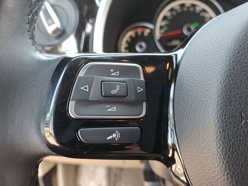 Used 2014 Volkswagen Beetle 2.5 image 21