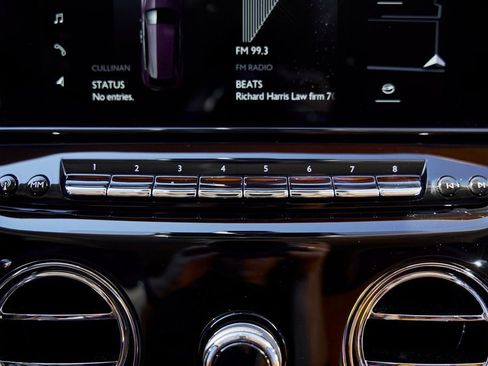 Used 2025 Rolls-Royce Cullinan AWD/4WD image 74