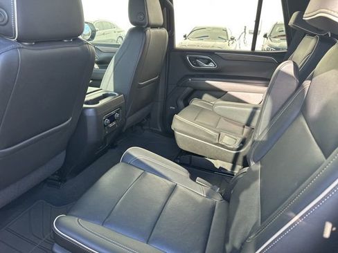 Used 2021 Chevrolet Tahoe Premier w/ Premium Package image 4