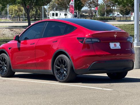 Used 2023 Tesla Model Y Long Range AWD/4WD image 6