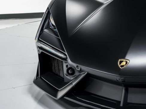 Used 2025 Lamborghini Revuelto AWD/4WD image 37