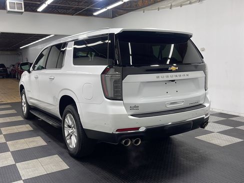 Used 2025 Chevrolet Suburban Premier AWD/4WD image 16