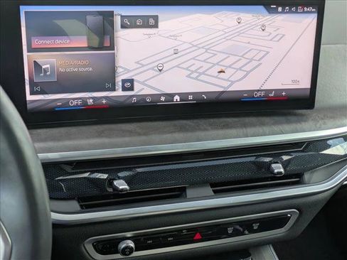 Used 2024 BMW X5 xDrive40i w/ M Sport Package image 11