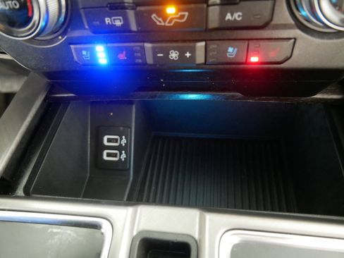 Used 2019 Ford F150 Limited w/ Trailer Tow Package image 31