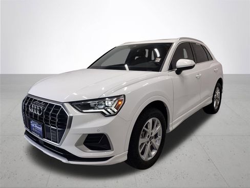 Used 2023 Audi Q3 2.0T Premium AWD/4WD image 2