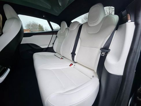 Used 2023 Tesla Model S AWD image 59