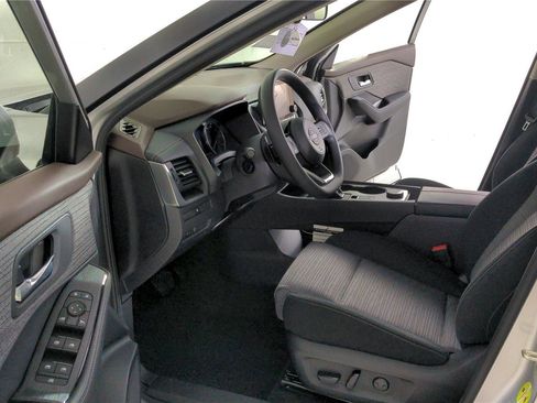 Certified 2023 Nissan Rogue SV image 17