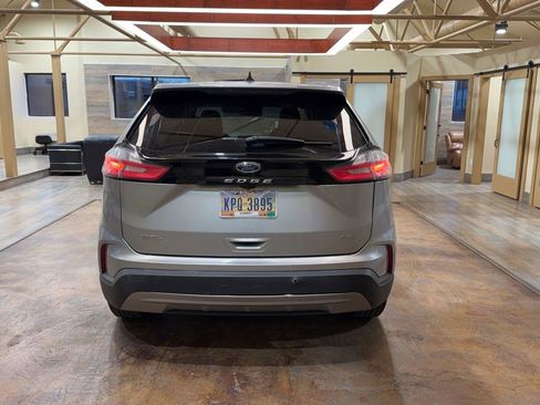 Used 2023 Ford Edge SEL w/ Cold Weather Package image 5