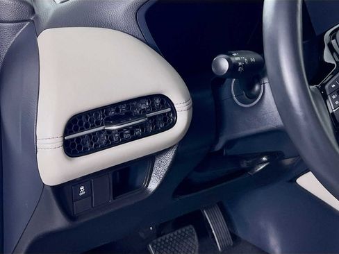 Used 2023 Honda HR-V EX-L image 10