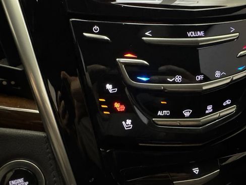 Used 2020 Cadillac Escalade ESV 4WD image 38