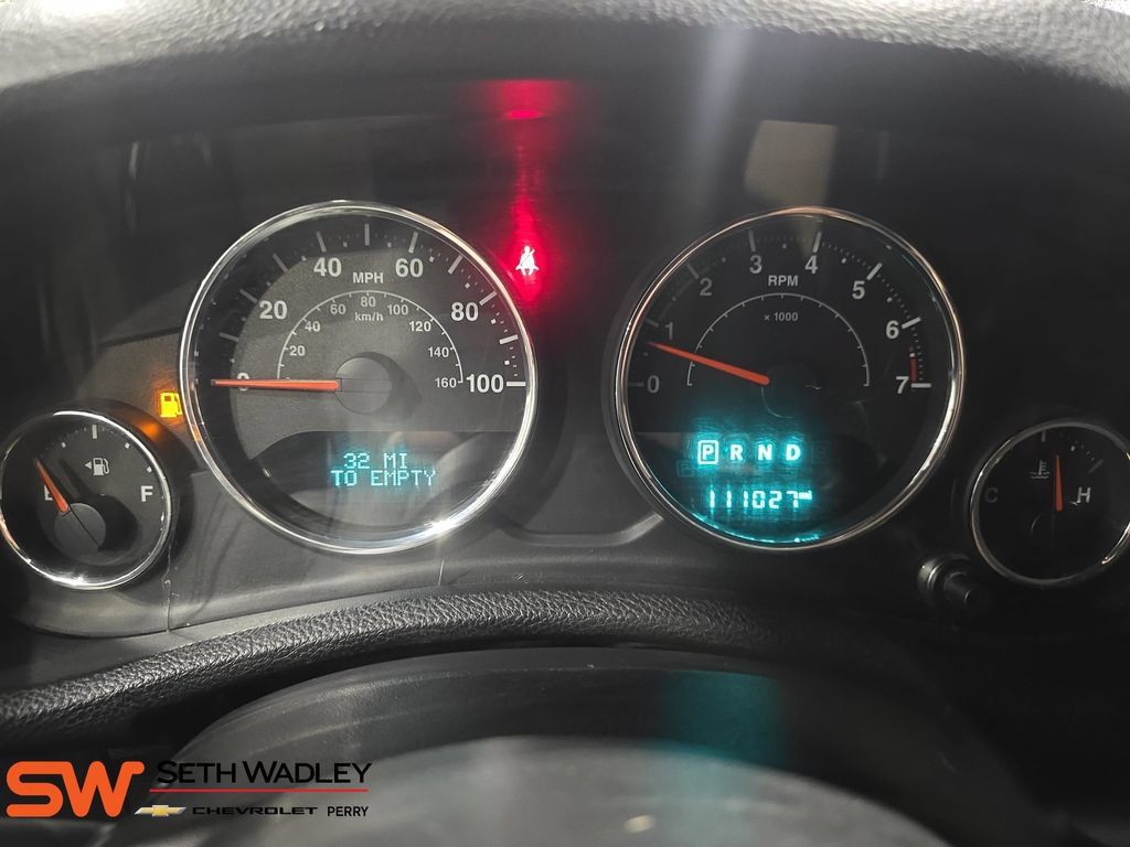 Used 2015 Jeep Wrangler Unlimited Sahara w/ Connectivity Group AWD/4WD image 19