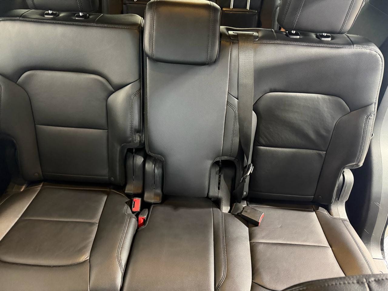 Used 2016 Ford Explorer XLT w/ Equipment Group 202A AWD/4WD image 18