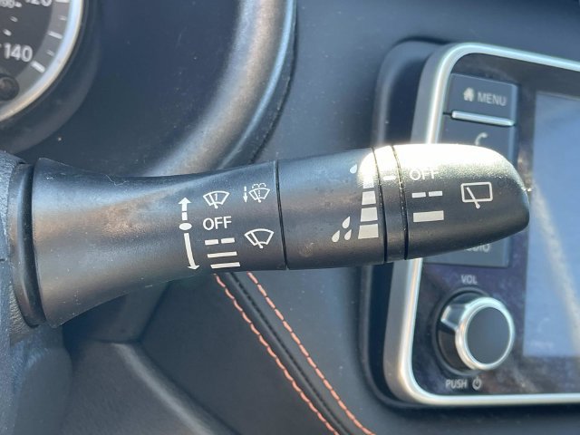 Used 2020 Nissan Kicks SR w/ SR Premium Package FWD image 36