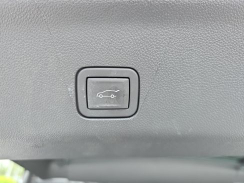 Used 2024 Chevrolet Tahoe High Country AWD/4WD image 11