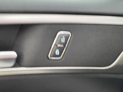 Used 2020 Ford Fusion SE image 21