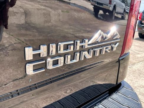 Used 2023 Chevrolet Silverado 2500 High Country w/ LPO, Hitch Package AWD/4WD image 21