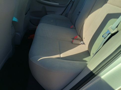 Used 2013 Toyota Corolla LE image 15