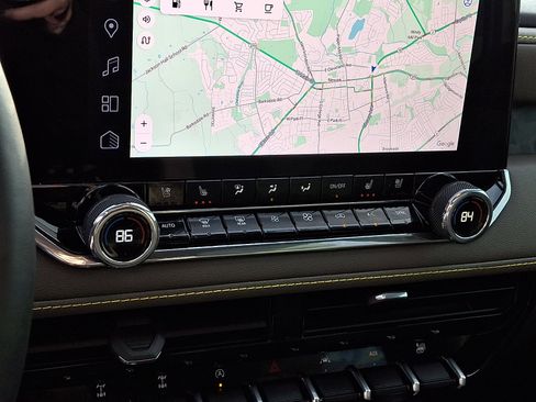 Used 2025 Chevrolet Colorado ZR2 w/ ZR2 Bison Edition image 16