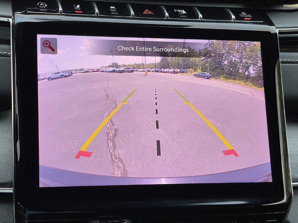 Used 2023 Jeep Grand Cherokee Overland w/ Luxury Tech Group IV AWD/4WD image 24