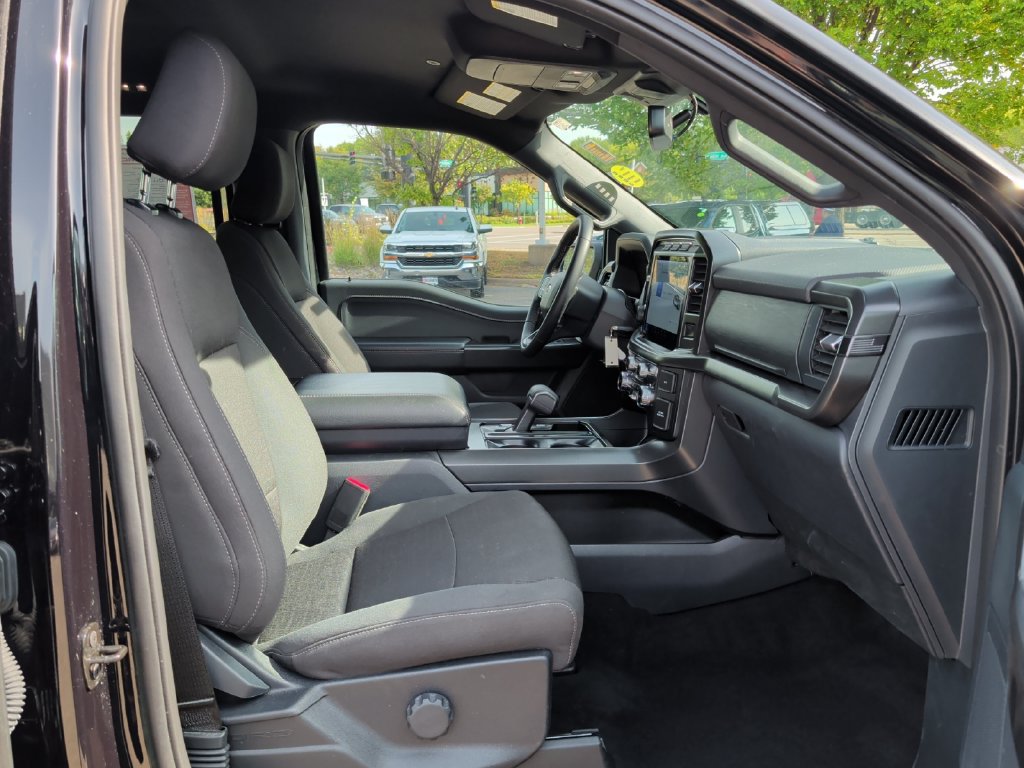 Used 2024 Ford F150 XLT w/ XLT Black Appearance Package AWD/4WD image 37