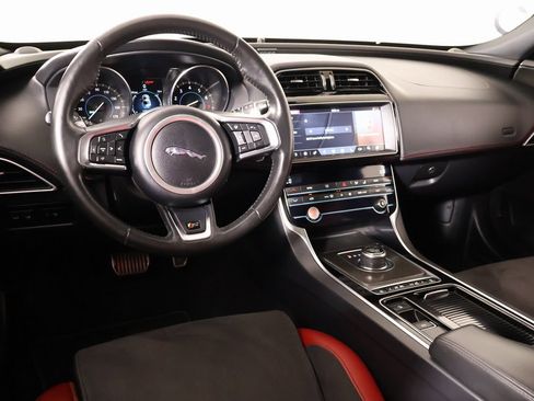 Used 2019 Jaguar XE S image 2