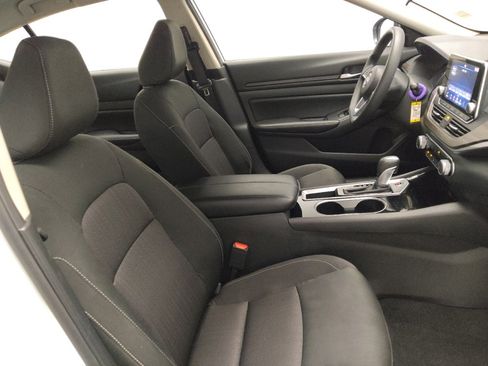 Used 2024 Nissan Altima 2.5 SV image 21