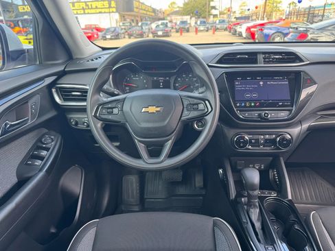 Used 2022 Chevrolet TrailBlazer LT w/ Convenience Package image 26