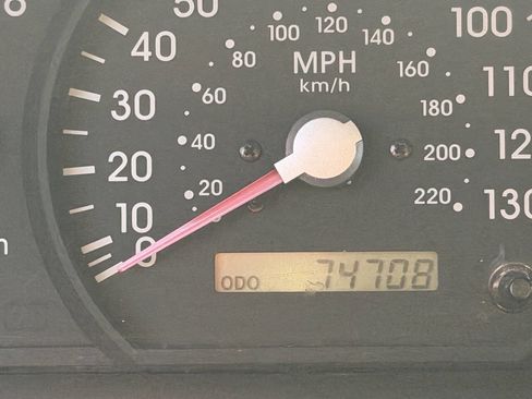 Used 2004 Kia Sorento EX RWD image 24