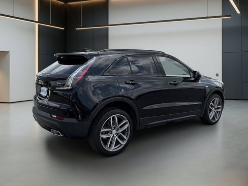 Used 2020 Cadillac XT4 Sport w/ Cold Weather Package FWD image 6