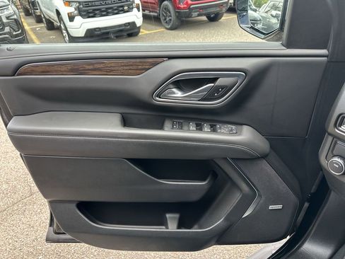 Used 2024 Chevrolet Tahoe Premier RWD image 31