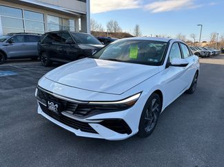 Used 2024 Hyundai Elantra Limited video 1