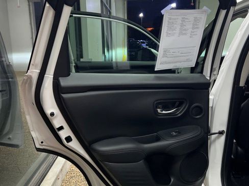 Used 2024 Honda HR-V EX-L image 17