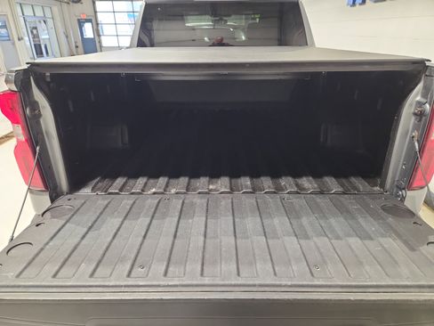 Certified 2021 Chevrolet Silverado 1500 RST image 18