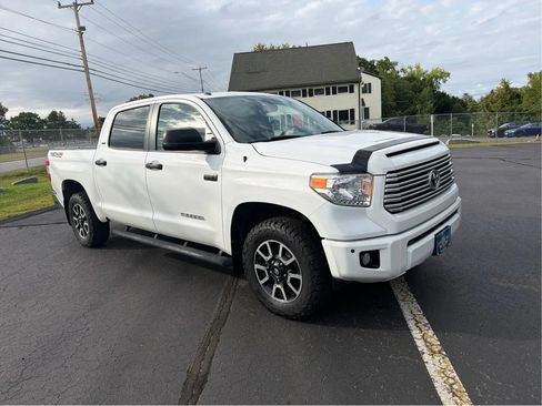 Used 2017 Toyota Tundra SR5 AWD/4WD image 2